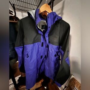 Peak Performance Gore-Tex Jacket Mens L Weatherproof Packable Hood Canada Made